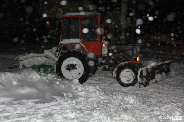  У Луцьку через негоду людям бракує хліба. ФОТО
